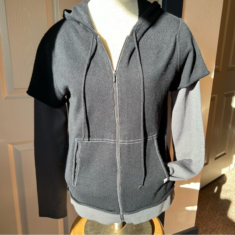 Rusty Zip-Front Hoodie. Girls Large.